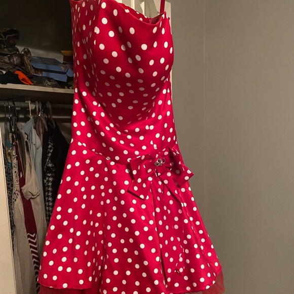 Dress red - Picture 1 of 1